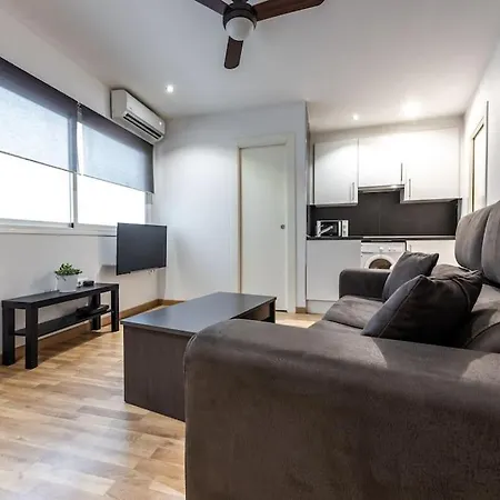 Lägenhet Minimalistic In The Heart Of By Rems